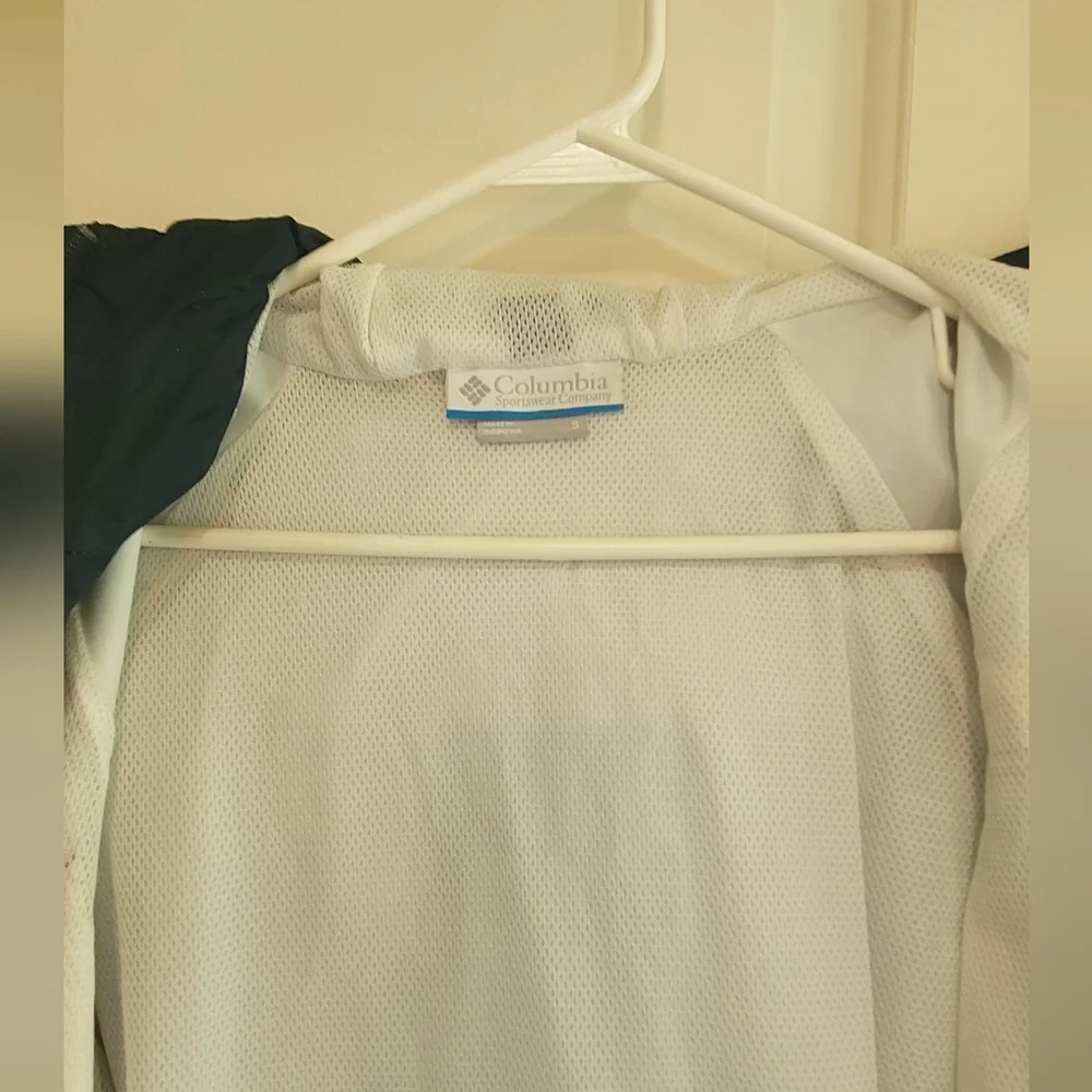 Columbia Omni-Tech Rain Jacket - Picture 3 of 4